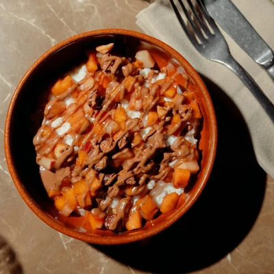 Рисовая каша с персиком и фундуком